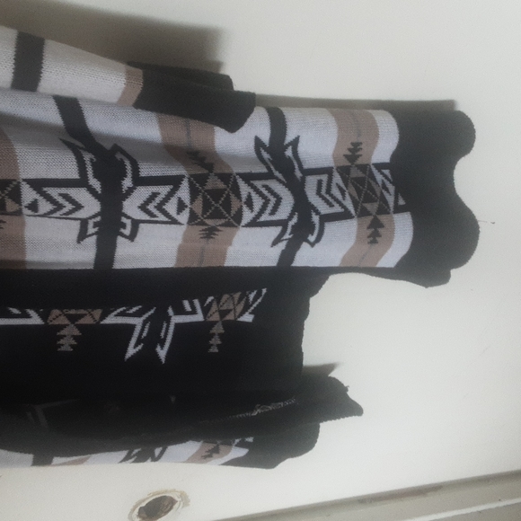 Belladini Hooded Aztec Pattern Cardigan Sz S/M ? - Picture 3 of 5